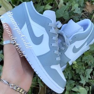 COPY - Customs Nike Air Jordan’s white/gray